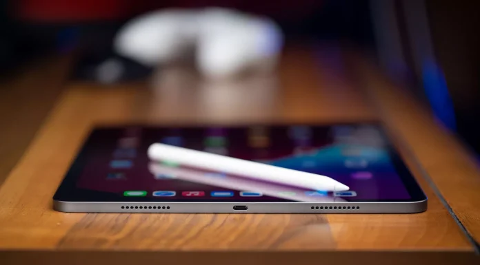 سامسونگدیسپلی روی نوع جدیدی از پنل OLED برای اپل کار میکند