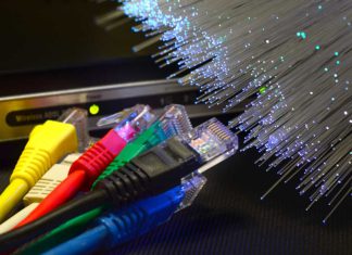 معاون تجاری شرکت مخابرات: تعرفه اینترنت فیبر نوری و ADSL بایستی یکسان باشد