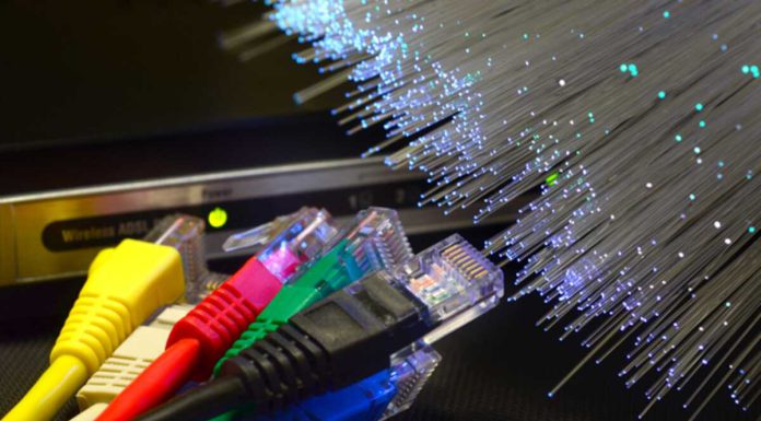 معاون تجاری شرکت مخابرات: تعرفه اینترنت فیبر نوری و ADSL بایستی یکسان باشد