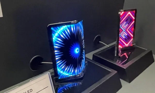 ال جی از یک نمایشگر تاشو با قابلیت خم شدن ۳۶۰ درجه رونمایی کرد