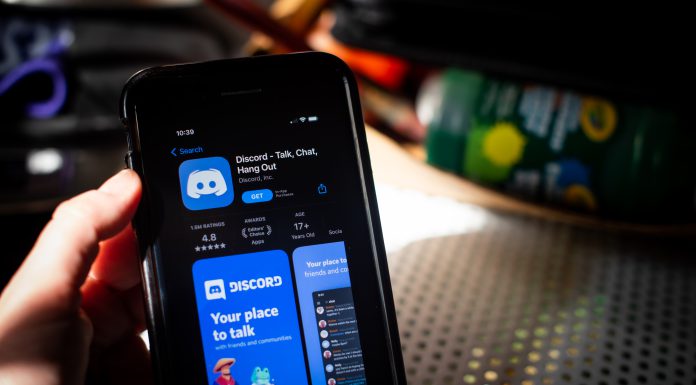 دیسکورد چیست و چه قابلیتهایی ارائه میدهد؟