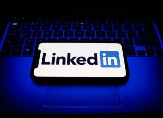 لینکدین روی یک دستیار هوش مصنوعی برای پیداکردن شغل موردنظر کاربران کار میکند