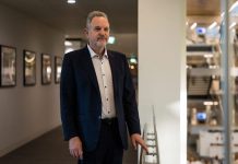 مدیرعامل شرکت آرم میترسد که انسانها کنترل هوش مصنوعی را از دست بدهند