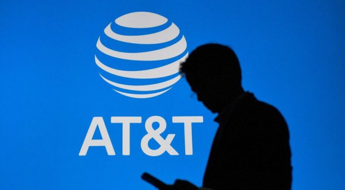 رگولاتور آمریکا قطعی بزرگترین اپراتور موبایل ایالاتمتحده را بررسی میکند