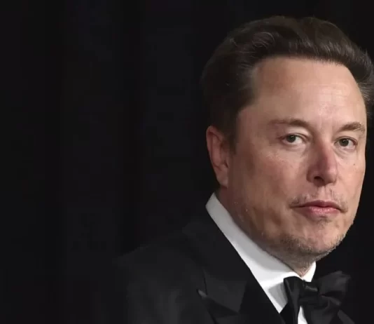 مدیرعامل تیکتاک برای بررسی مواضع ترامپ، با ایلان ماسک تماس گرفت