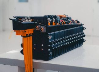 شارژ کامل فقط در ۱۸ ثانیه؛ باتری جدید خودروهای برقی معرفی شد