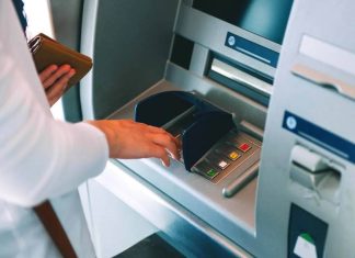 چرا خودپرداز کارت بانکی را ضبط میکند؟ از خطای انسانی تا مشکلات فنی